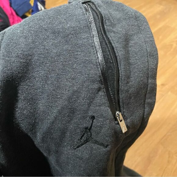 Jordan Black & Grey Textured Knee Jogger Sweatpants - Picture 3 of 4